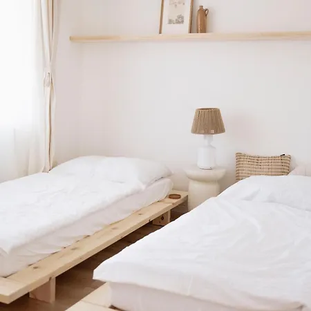 Stylish Near Brno - Statek Odysea *