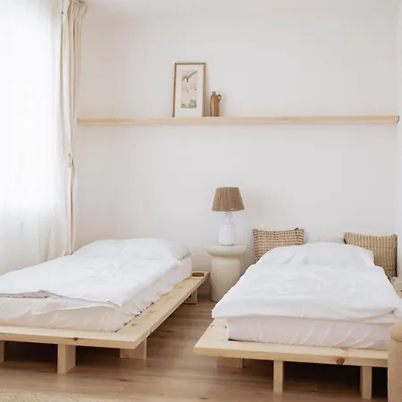 Stylish Near Brno - Statek Odysea Malhostovice