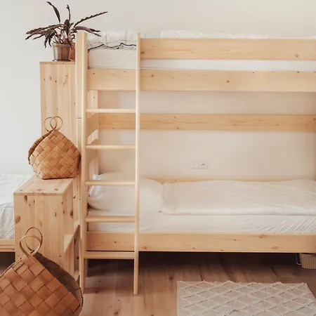 Stylish Near Brno - Statek Odysea *